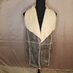 LES AMIS Faux‎ Suede Gray Vest Small